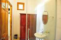 Toilet Kamar Tang Thanh Phat Hotel