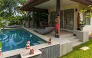 Swimming Pool 7 VOLNAY - 1 Bedroom Villa by Jetta