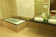 Toilet Kamar Tropical Luxury Villas