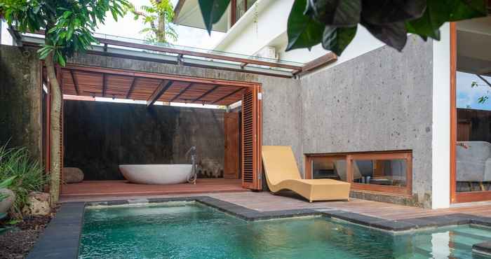 Swimming Pool Tegal Sari Accommodation