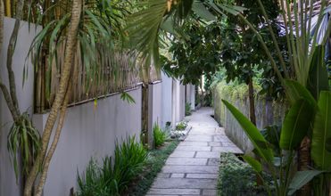 Luar Bangunan 4 Tegal Sari Accommodation