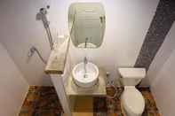 Toilet Kamar The Sun Resort & Restaurant