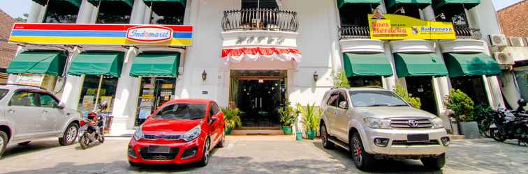 Sảnh chờ New B Hotel Bandung