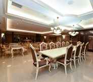 Restaurant 6 MYKO Hotel & Convention Center Makassar