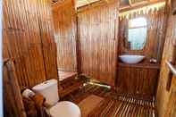 In-room Bathroom Phuree Hut