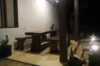 Ruang untuk Umum Eunike Surf Cottage