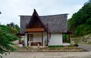 Luar Bangunan 3 Eunike Surf Cottage