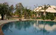 สระว่ายน้ำ 3 Nangpaya Resort