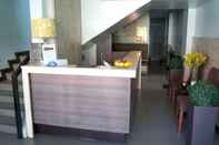 Lobby Lorenzzo Suites Hotel