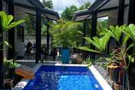 Kolam Renang Beach House Bungalows