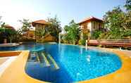 สระว่ายน้ำ 2 Baan Bali Beach Resort