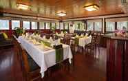 ร้านอาหาร 5 Garden Bay Premium Cruise