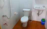 Toilet Kamar 4 D.D Guesthouse