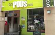 Bangunan 2 PODS The Backpackers Home & Cafe