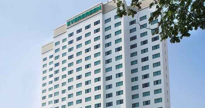 Bangunan Evergreen Laurel Hotel