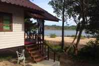 ภายนอกอาคาร Lake View Bungalow