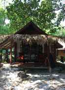 EXTERIOR_BUILDING Green Beach Hut