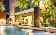 สระว่ายน้ำ 5 Hilton Holiday Central Pattaya