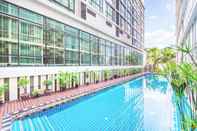 Swimming Pool Mida Hotel Ngamwongwan SHA Plus