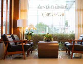 ล็อบบี้ 2 B.R.S. At Hotel Baanbumrungsuk