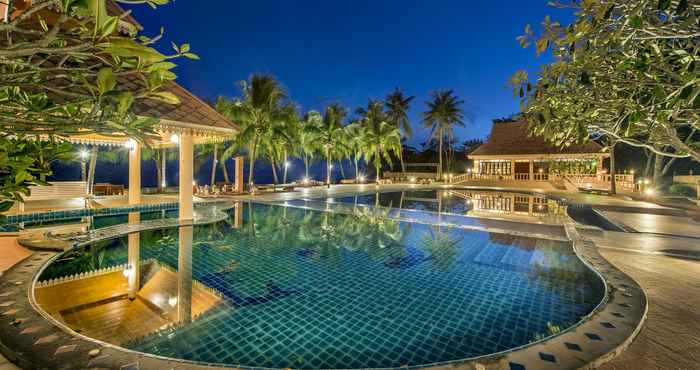 Hồ bơi Chumphon Buadara Resort