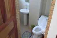 Toilet Kamar Amigos Beach Resort Boracay