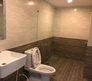 In-room Bathroom 7 Sam 2 Hotel Trung Son