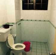 Toilet Kamar 3 Zizi Homestay 1E4 @ Prima Villa