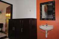 In-room Bathroom Kubu Tako Sanur