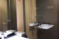 Phòng tắm bên trong Lancaster - A Businessman's Home	