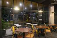 Common Space Yello Hotel Manggarai