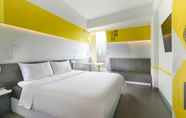 Bedroom 7 Yello Hotel Manggarai