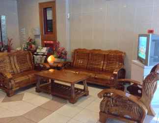 Lobby 2 Pantai Inn