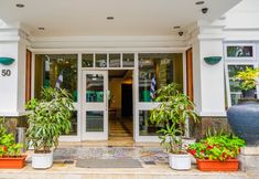 外観 2 OYO Collection O 1452 Hotel Utari