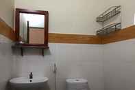 In-room Bathroom Hoang Nga Guesthouse Phan Thiet