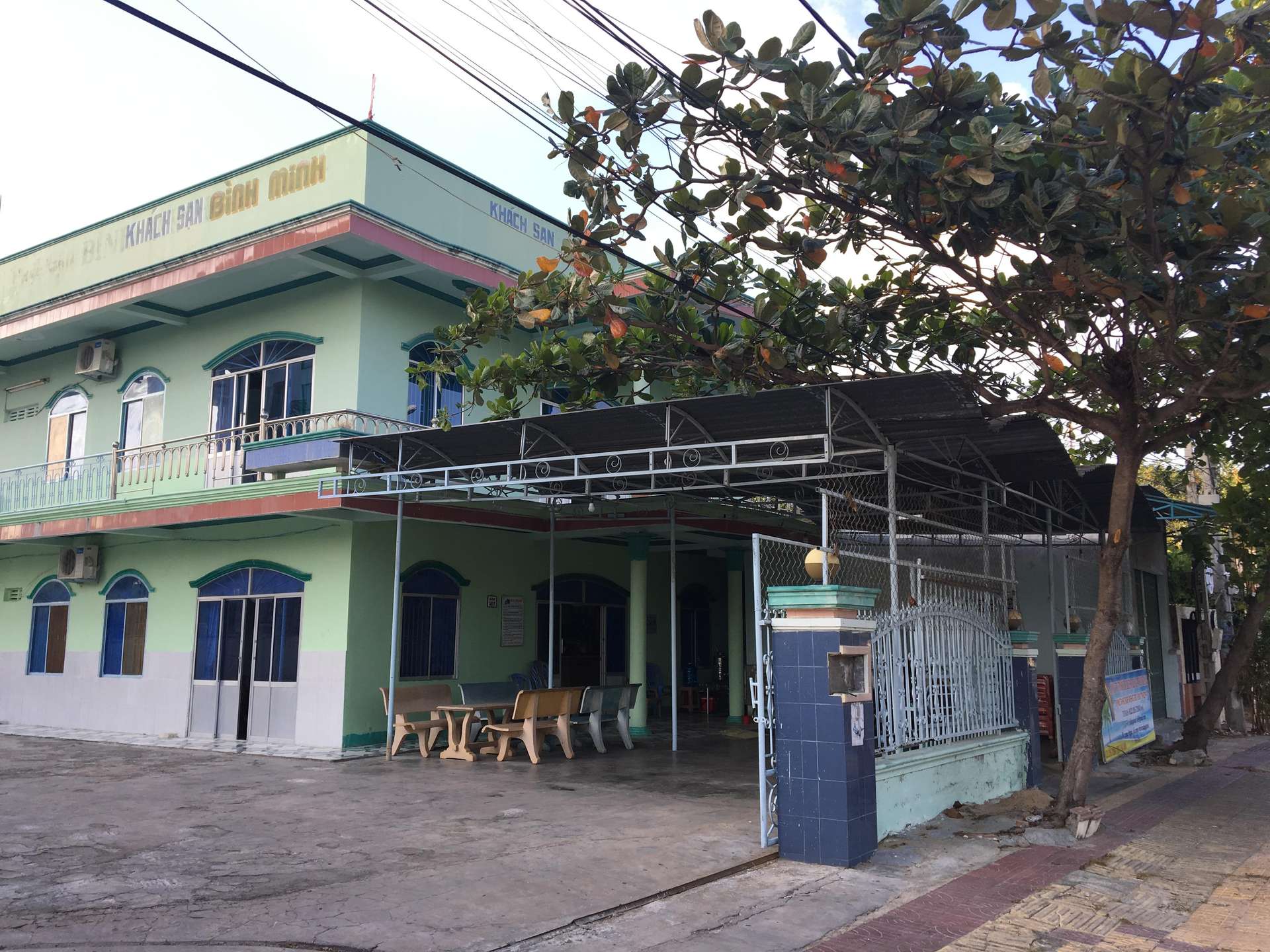Find the best hotels near to Bến tàu đáy kính ngắm san hô Vịnh Vĩnh Hy ...
