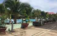 Kolam Renang 3 T90 Guest House