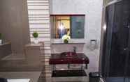 In-room Bathroom 4 Lewi House Syariah