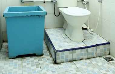 Toilet Kamar 2 Oel Homestay