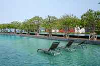 Swimming Pool Reflection Jomtien Beach Pattaya Condo Sea View Room 141 (1 Bedroom)