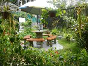 Luar Bangunan 4 Twin Pines Guesthouse