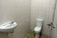 Toilet Kamar Clover Homestay