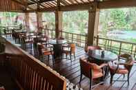 Bar, Cafe and Lounge Kalibaru Cottages