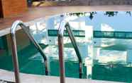 Kolam Renang 6 Life Up Resort & Spa