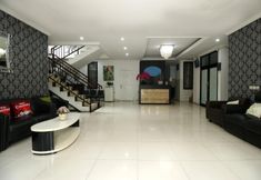 Lobby 2 Alviry Garden