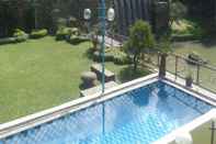 Swimming Pool Villa Bukit Danau by DCM