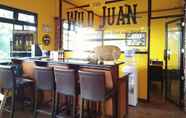 Bar, Kafe, dan Lounge 4 The Wild Juan Bed and Breakfast