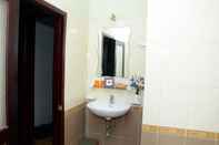 Phòng tắm bên trong Minh Anh Hotel