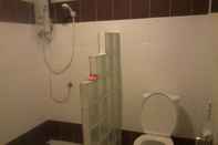 Toilet Kamar The Palm Resort