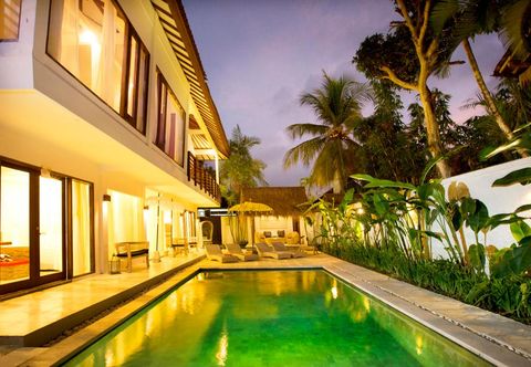 Swimming Pool The Royal Palm Villa